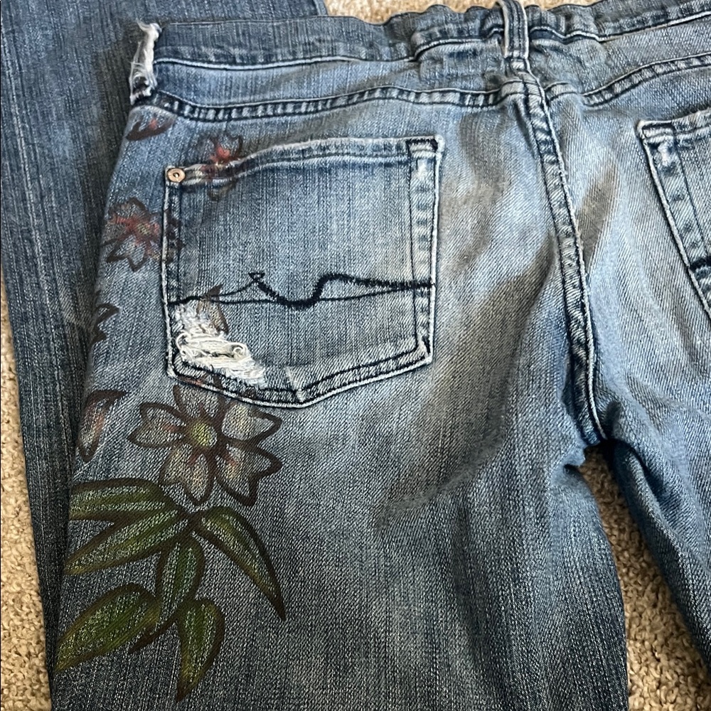 Embroidered Floral Straight Leg Jeans - Picture 8 of 9